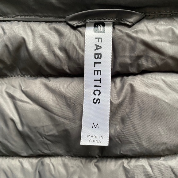 Fabletics down filled packable grey vest size medium - Picture 6 of 8